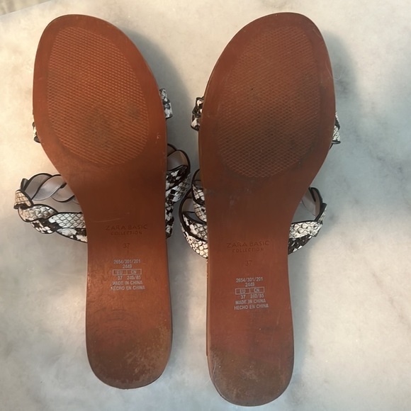 Zara Basic Collection Sandals - Picture 2 of 4
